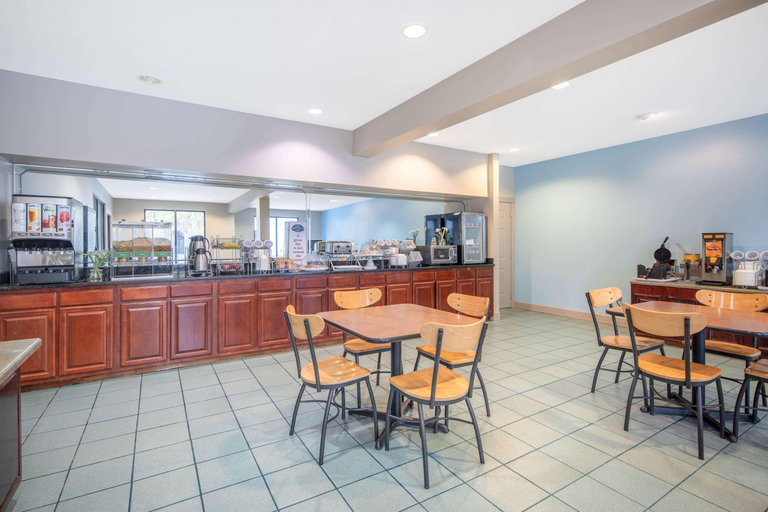 Public Area 3, Baymont by Wyndham Laurel, Jones