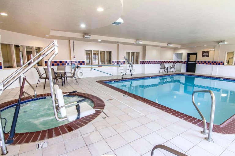 Sport & Beauty 5, Quality Inn & Suites I-35 E/Walnut Hill, Dallas