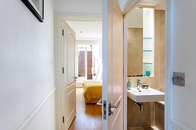 Bathroom 4, Charming One Bedroom Flat in Islington, London