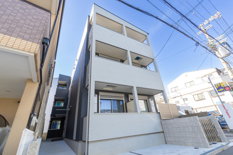 Others 5, D-house, Osaka
