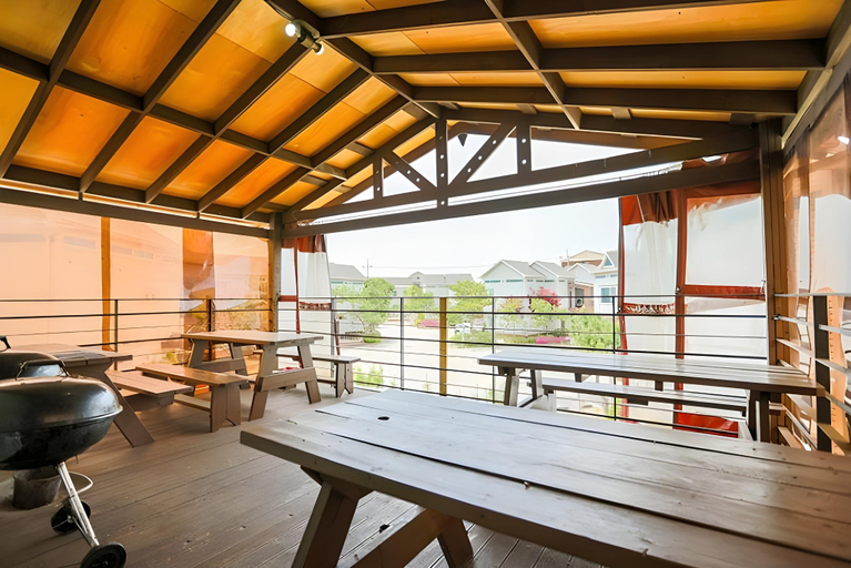 Others 5, Eulwangri Ocean Sky Pension, Jung