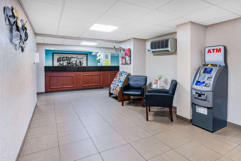 Public Area 2, Super 8 by Wyndham Mount Laurel, Burlington