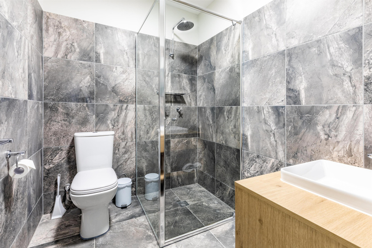 Bathroom 11