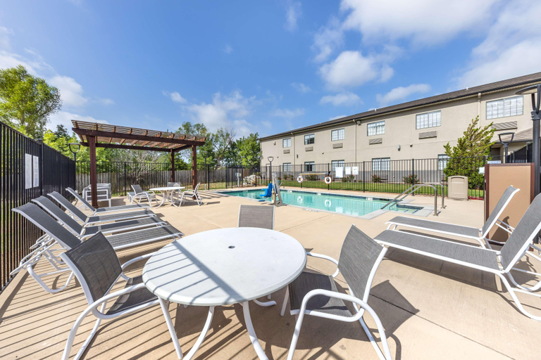 Sport & Beauty 5, Best Western Atoka Inn & Suites, Atoka
