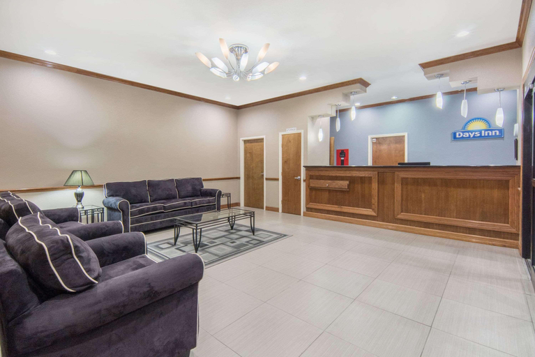 Public Area 3, Days Inn by Wyndham Baytown East, Chambers