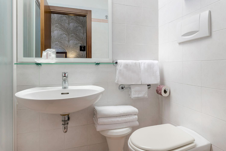 Bathroom, Hotel Astor, Rimini