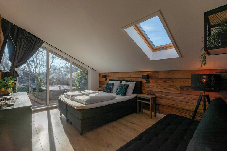 Room 4, Villa Near Dutch Dunes With Sun-facing Garden, Den Helder