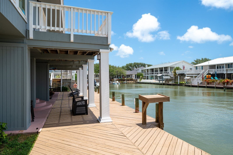 Sport & Beauty 5, Edgewater Escape by Miss Kitty’s, Aransas