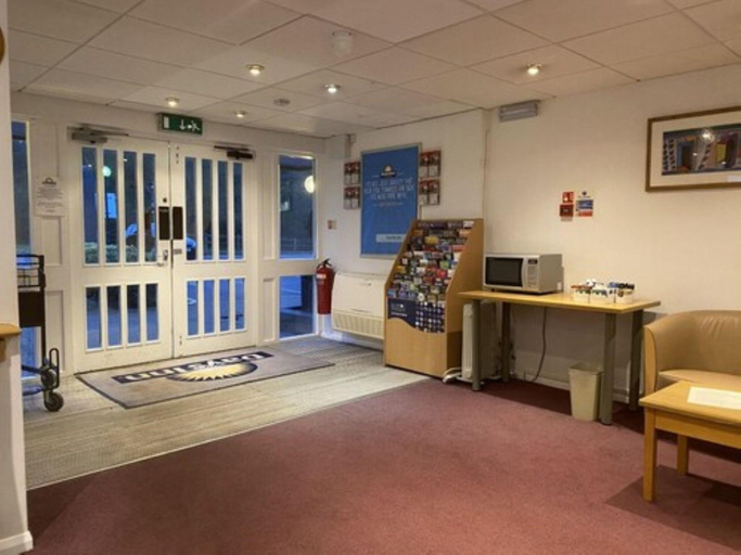 Public Area 2, Days Inn by Wyndham Michaelwood M5, Gloucestershire