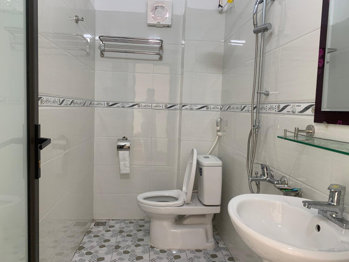 Bathroom 5, Sen's homestay, Hoa Lư