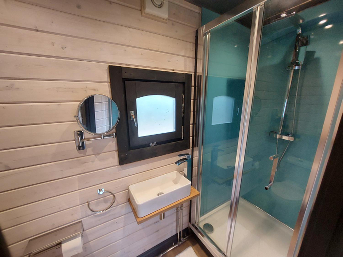 Bathroom, The Malvern Hills, Courtyard Cabin Quiet and Rural, Worcestershire