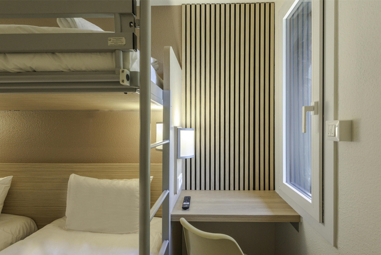 Bedroom 3, Premiere Classe Toulon - La Seyne sur Mer, Var