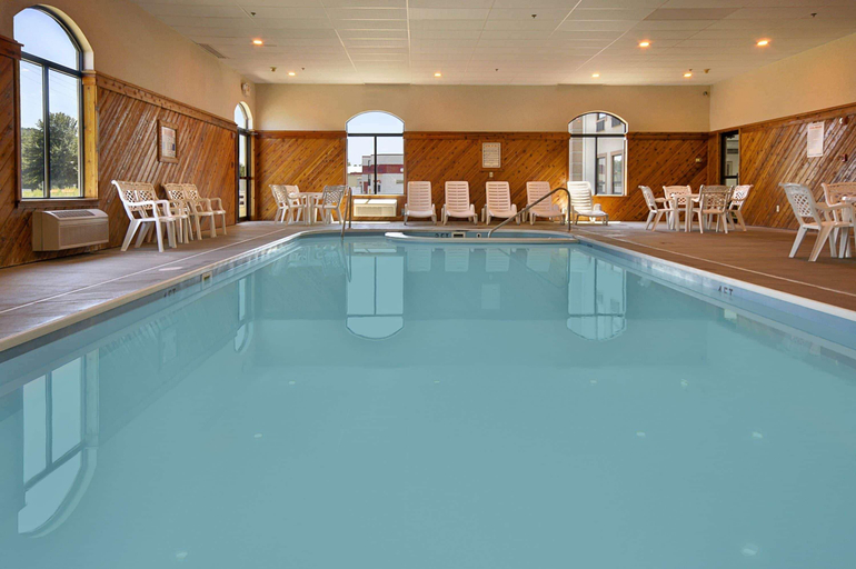 Sport & Beauty 5, Ramada by Wyndham Strasburg Dover, Tuscarawas
