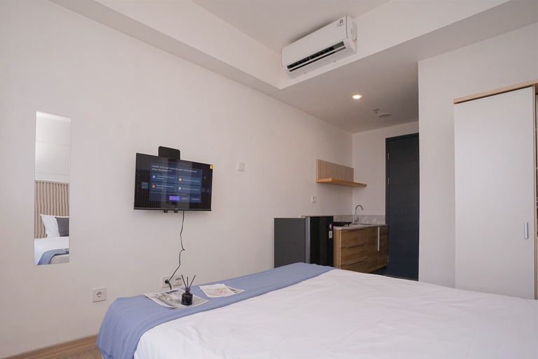 Bedroom 3, Fully Furnished and Homey Studio Collins Boulevard Apartment, Tangerang