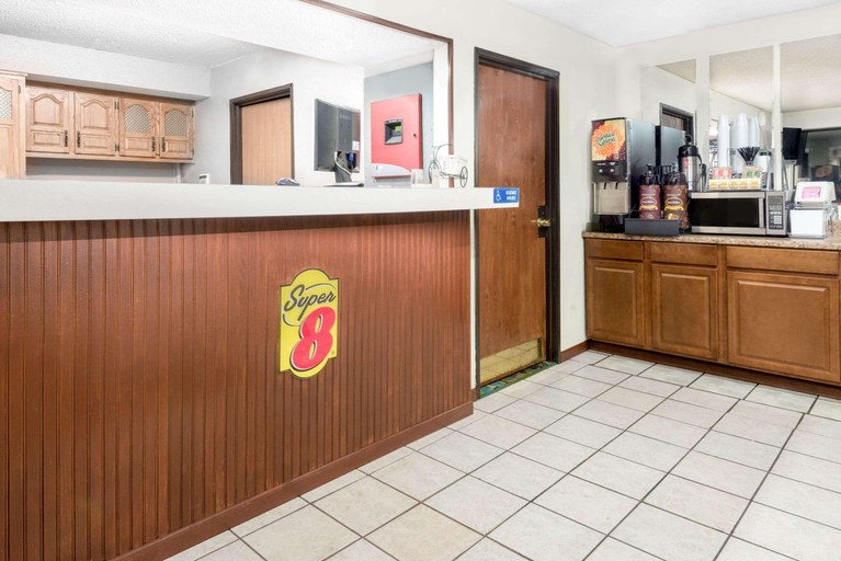 Public Area 2, Super 8 by Wyndham Kent/Akron Area, Portage