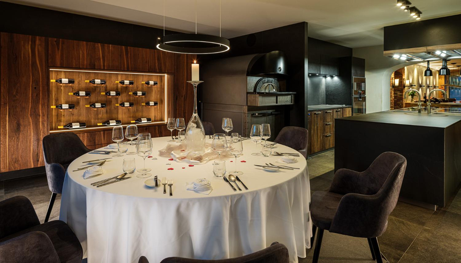 Food & Drinks 5, Kapitel 7 Boutique-Hotel, West Raron