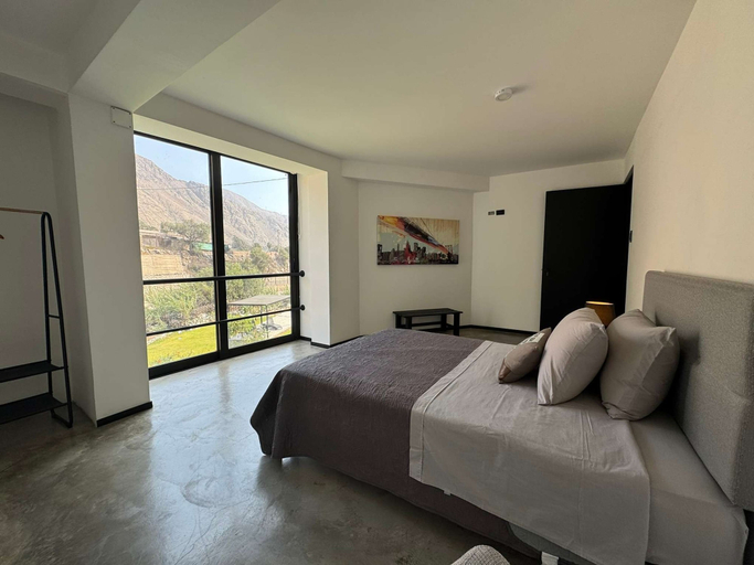 Room 2, w Elegant 7BR Home w Pool in Santa Eualia, Huarochiri
