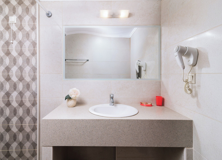 Bathroom 5, Eva Marina Hotel, Faistos