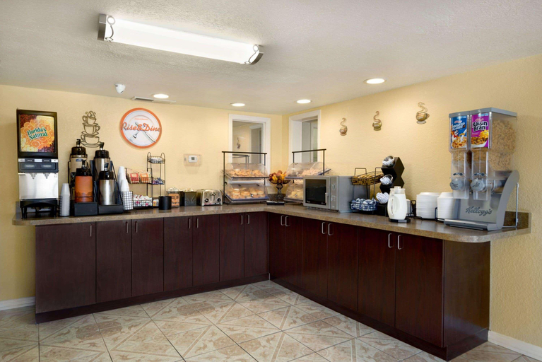Public Area 3, Rodeway Inn Port Richey North, Pasco