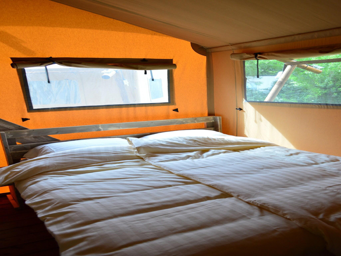 Bedroom, Safari Tent at Vlugtenburg Beach, 's-Gravenzande