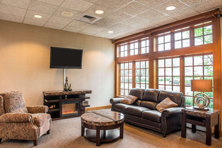 Public Area 2, Quality Inn Pittsburgh Airport, Allegheny