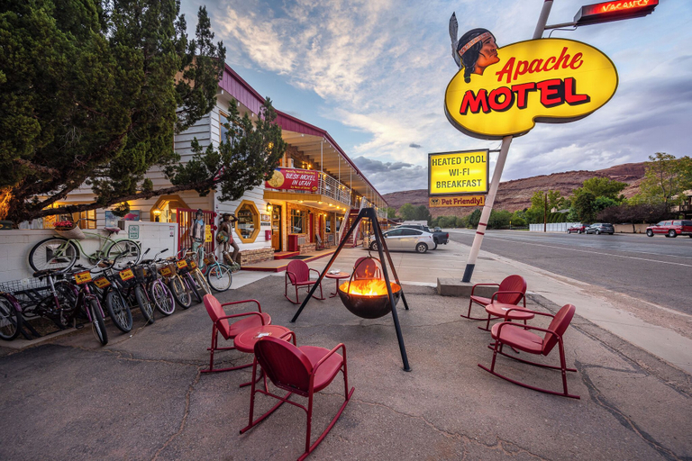 Exterior & Views 1, Apache Motel, Grand