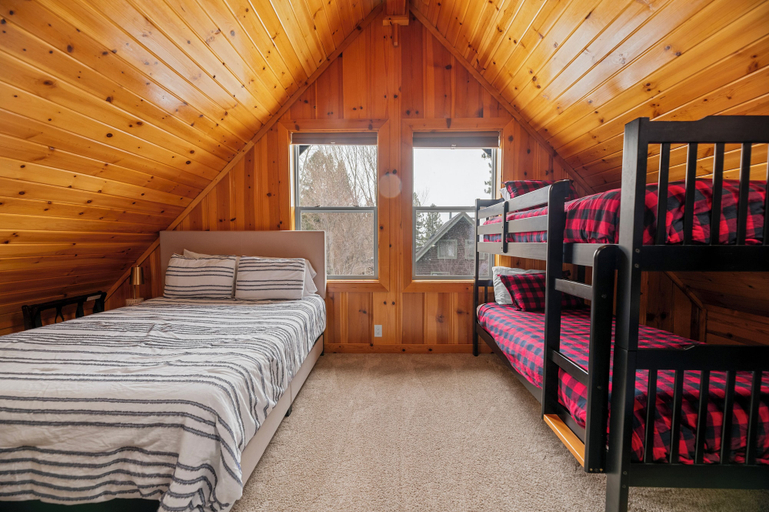 Bedroom 2, Bear Creek Haven, San Bernardino