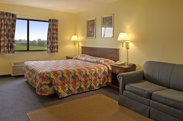 Bedroom 3, Ramada Limited/Conference Center-Mt. Sterling, Montgomery