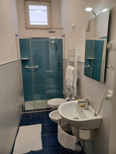 Bathroom 3, Hotel Costa, Bari