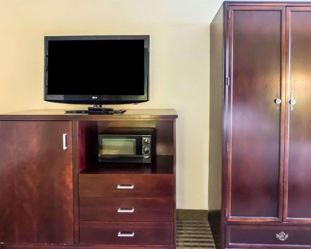 Public Area 2, Quality Inn Mill Hall - Lamar, Clinton