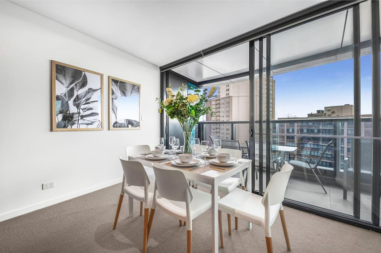 Room 5, 2BR Luxury Skytower Views CBD Pool Gym Netflix, Brisbane