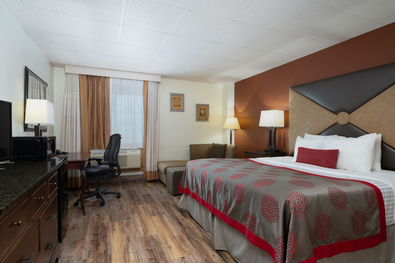 Bedroom 3, Ramada By Wyndham Albert Lea, Freeborn