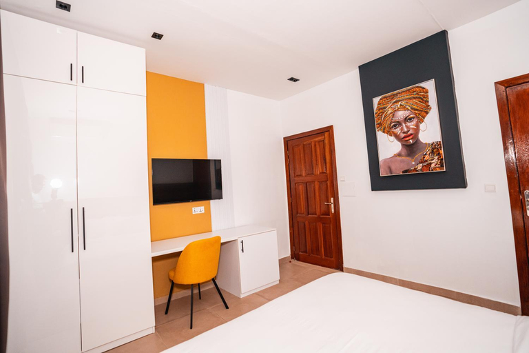 Others, Hotel Marie Lucienne, Dakar