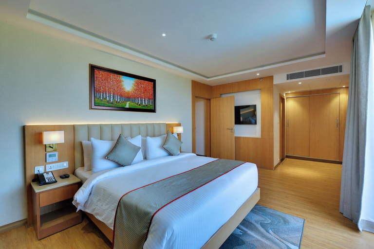 Bedroom 3, Clarion Hotel Bangalore, Bangalore