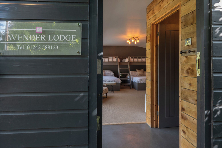 Exterior & Views 2, Lavender Lodge, Bath and North East Somerset