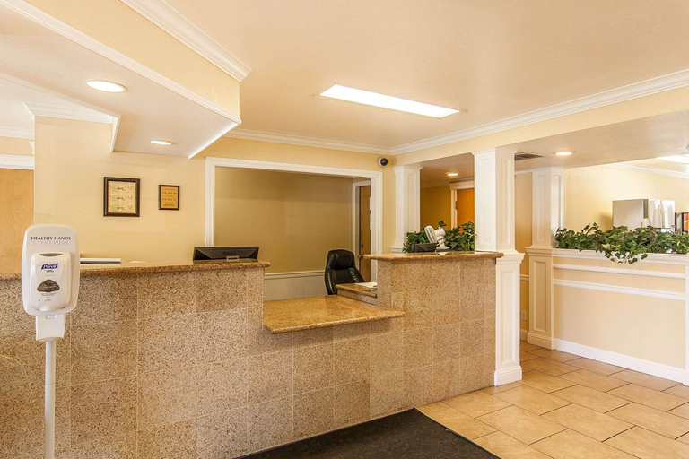 Public Area 2, Quality Inn, Josephine