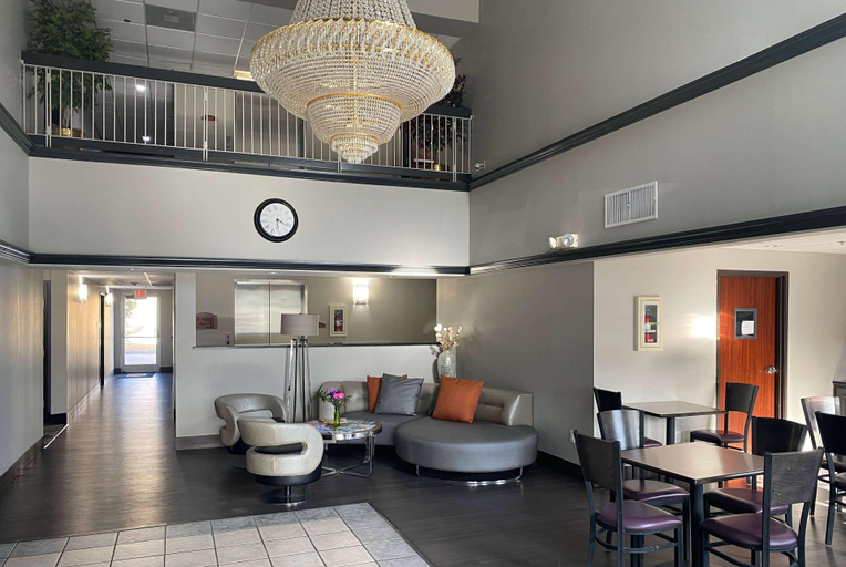 Public Area 2, Super 8 by Wyndham Weatherford, Parker