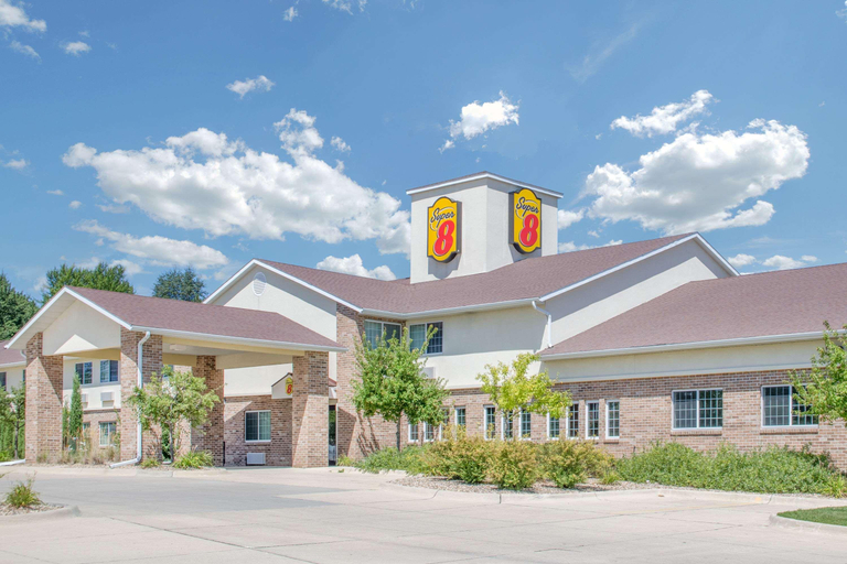 Exterior & Views, Super 8 by Wyndham Cedar Falls IA - University, Black Hawk