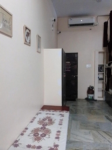 Others 2, 5 Star Dormitory, Jabalpur