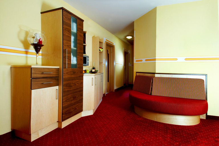 Bedroom 4, Hotel Garni Thermenglv Ck, Jennersdorf
