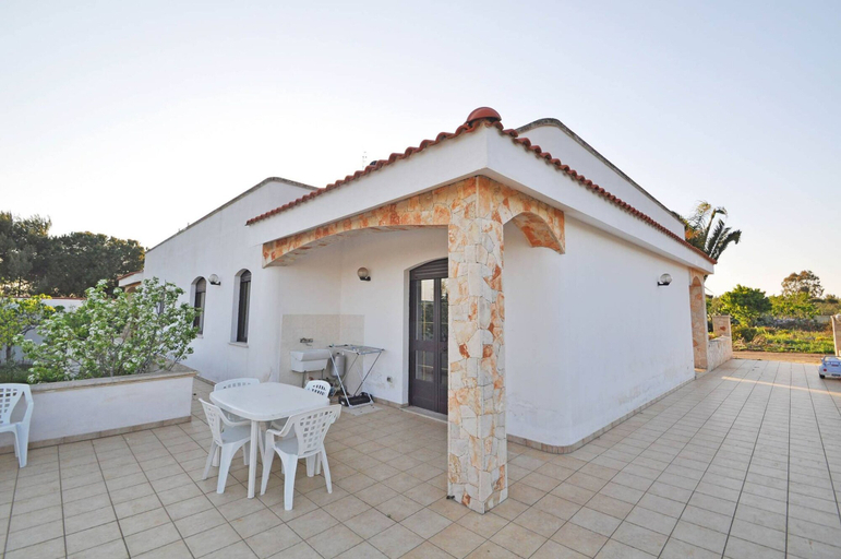 Room 2, Villa Magnolia 1 Sleeps 8 Close to the sea, Lecce