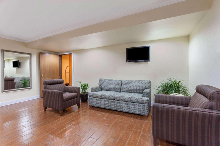 Public Area 2, Super 8 By Wyndham Lexington Winchester Rd, Fayette