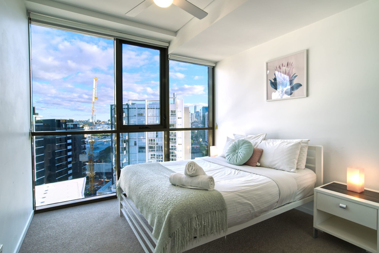 Room 3, 2BR Food Drink Hub Pool Views Gym Roof Tce, Newstead