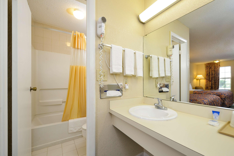 Bedroom 5, Americas Best Value Inn Winnsboro, SC, Fairfield