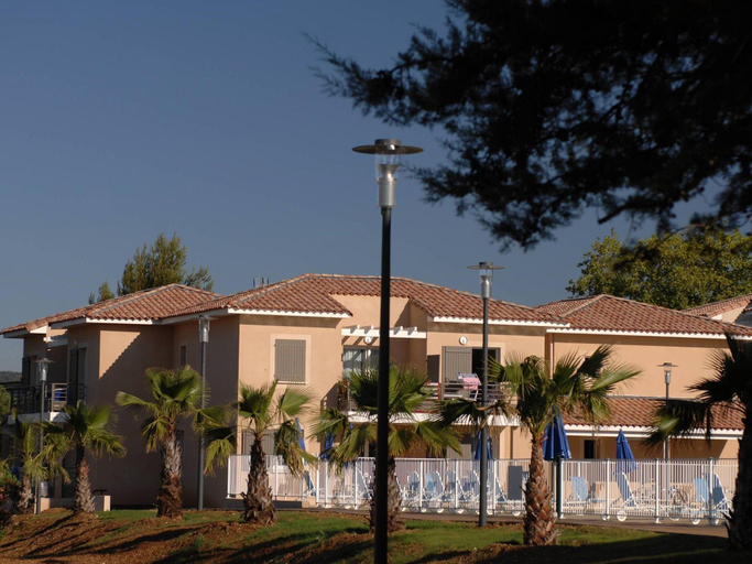 Others 5, Sunny Retreat with Pool, Var