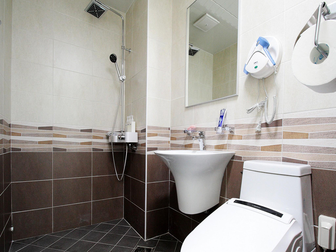 Bathroom, TOV Pension, Seogwipo