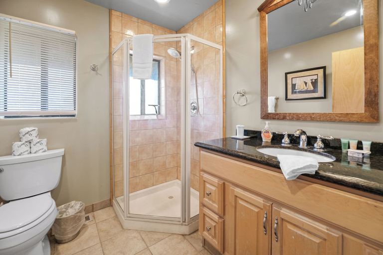 Bathroom 3, Big Bear Mountain Cabin, San Bernardino