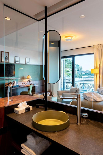 Bathroom 5, Hotel Roz Marine Thalasso Resort, Côtes-d'Armor