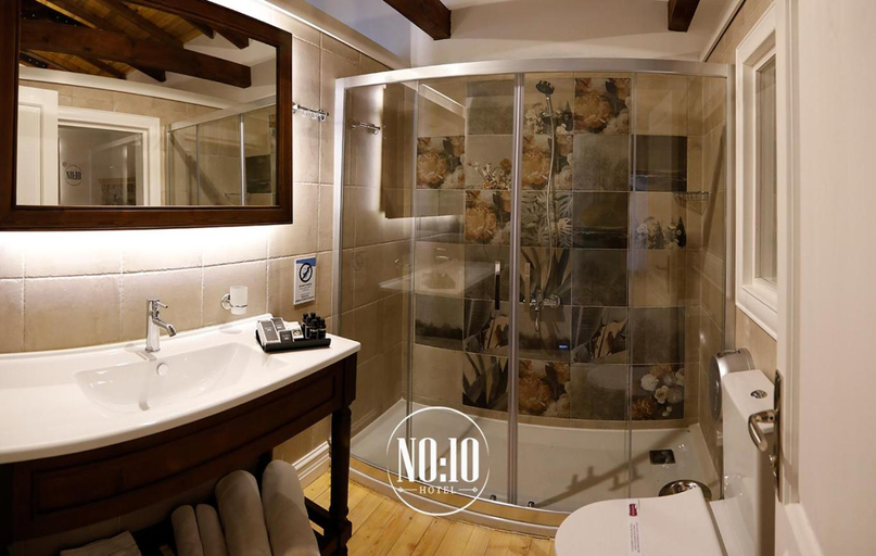 Bathroom 5, No 10 Hotel, Selçuk