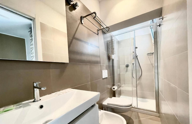 Bathroom 3, Hotel Quisisana, Rimini